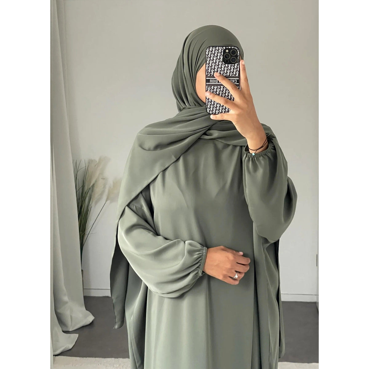 Abaya soie de Médine avec voile intégré – Taille unique