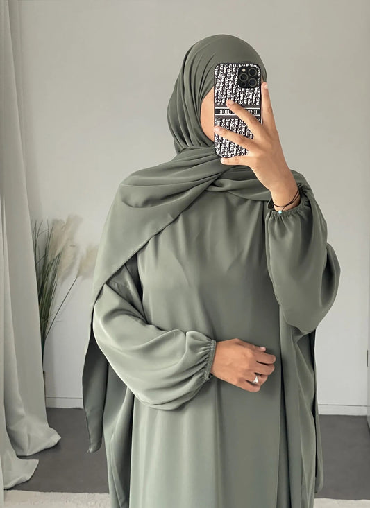 Abaya Soie de Médine avec voile intégré