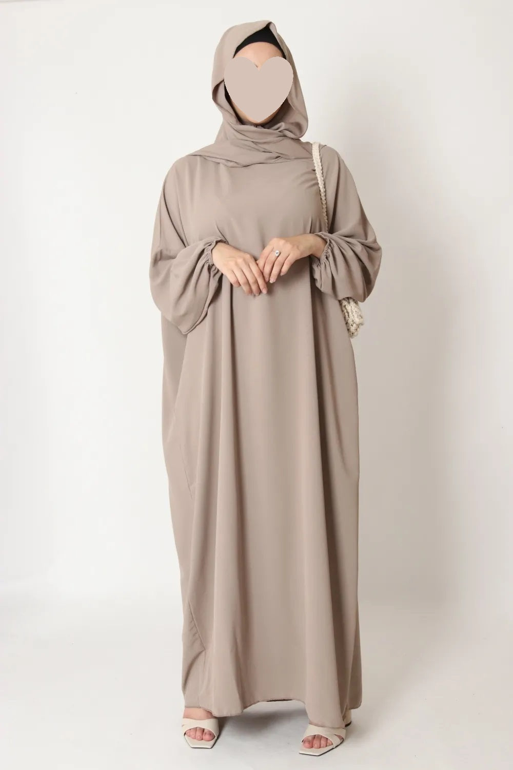 Abaya Soie de Médine avec voile intégré