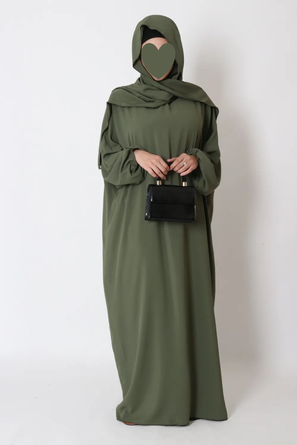 Abaya Soie de Médine avec voile intégré